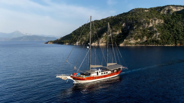 Berrak Su Gulet