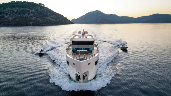 Motorjacht Cinar Yildizi