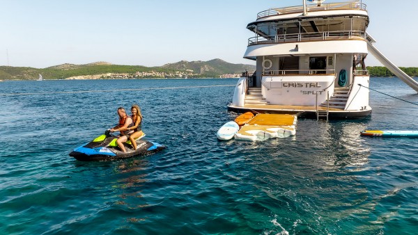 Motorjacht Cristal