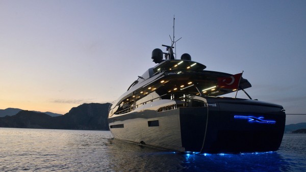 Motorjacht FX 38