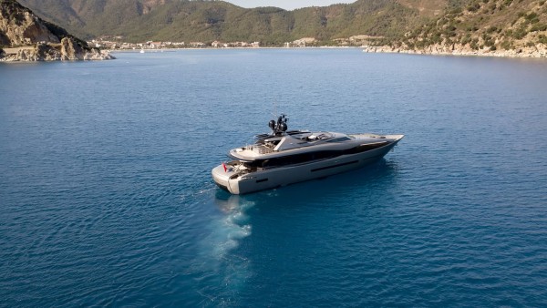 Motorjacht FX 38