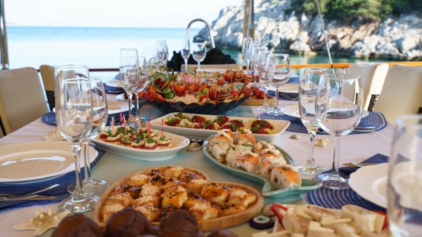 Gulet Happy Hours
