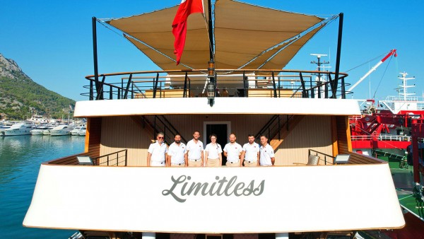 Motorjacht Limitless