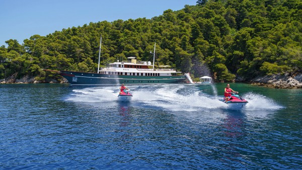 Motorjacht Maia