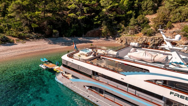 Motorjacht M/Y Freedom