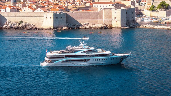 Motorjacht M/Y Freedom