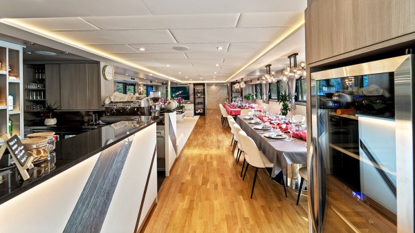 Motorjacht M/Y Freedom