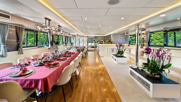 Motorjacht M/Y Freedom