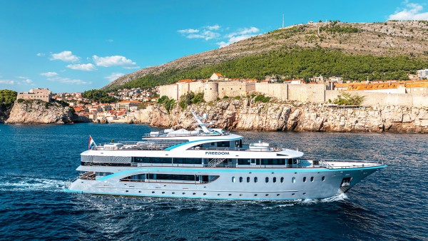 Motorjacht M/Y Freedom