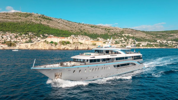 Motorjacht M/Y Freedom