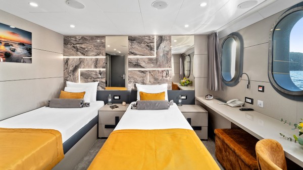 Motorjacht M/Y Freedom