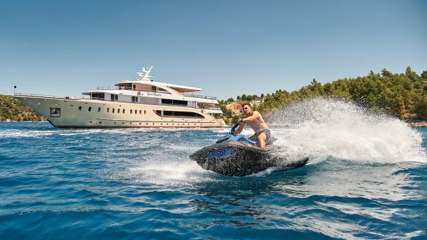 Motorjacht Queen Eleganza