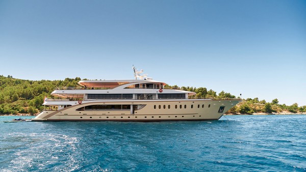 Motorjacht Queen Eleganza
