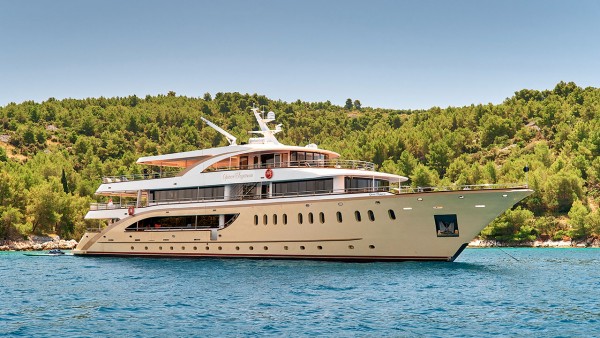 Motorjacht Queen Eleganza