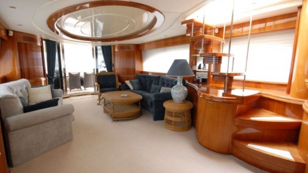 Motorjacht Stoli