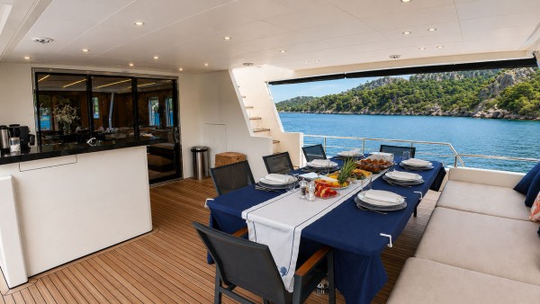 Motorjacht Beluga 1