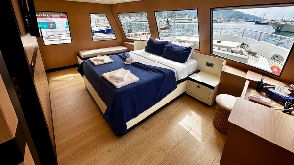 Motorjacht Beluga 1