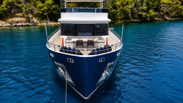 Motorjacht Beluga 1