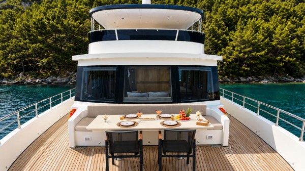 Motorjacht Beluga 1