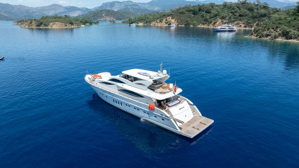 Motorjacht Coral